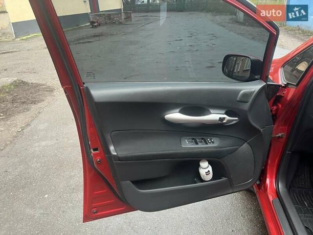Красный Тойота Аурис, объемом двигателя 1.6 л и пробегом 104 тыс. км за 10500 $, фото 10 на Automoto.ua
