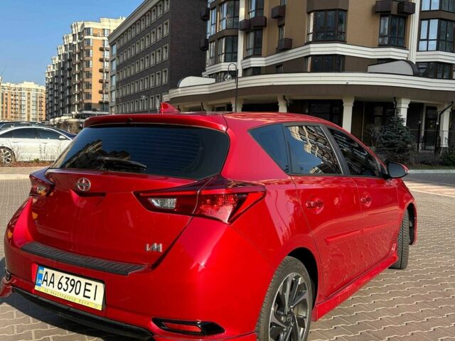 Красный Тойота Аурис, объемом двигателя 1.8 л и пробегом 178 тыс. км за 10200 $, фото 3 на Automoto.ua