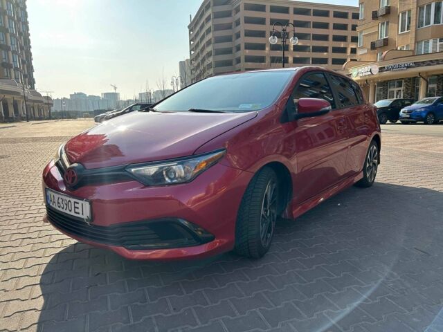 Красный Тойота Аурис, объемом двигателя 1.8 л и пробегом 178 тыс. км за 10200 $, фото 1 на Automoto.ua