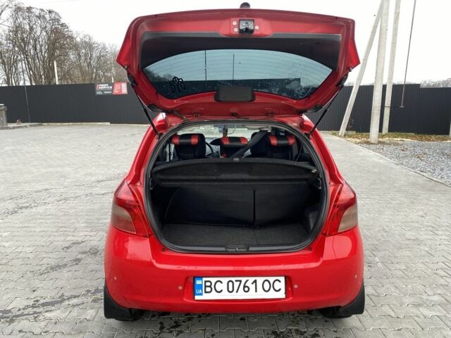 Красный Тойота Аурис, объемом двигателя 1.3 л и пробегом 140 тыс. км за 5000 $, фото 3 на Automoto.ua