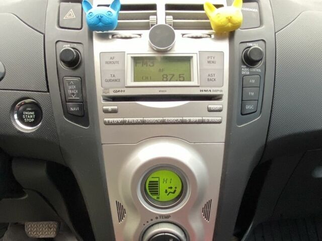 Красный Тойота Аурис, объемом двигателя 1.3 л и пробегом 140 тыс. км за 5000 $, фото 7 на Automoto.ua