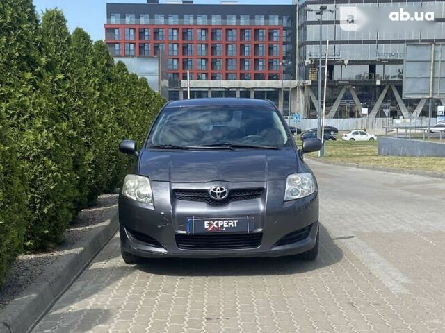 Тойота Аурис, объемом двигателя 1.6 л и пробегом 195 тыс. км за 5490 $, фото 2 на Automoto.ua