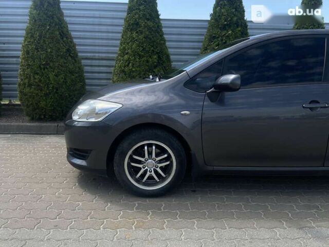 Тойота Аурис, объемом двигателя 1.6 л и пробегом 195 тыс. км за 5490 $, фото 14 на Automoto.ua