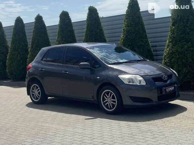 Тойота Аурис, объемом двигателя 1.6 л и пробегом 195 тыс. км за 5490 $, фото 3 на Automoto.ua