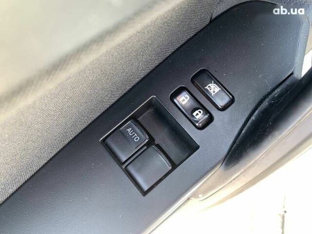 Тойота Ауріс, об'ємом двигуна 1.4 л та пробігом 196 тис. км за 11800 $, фото 13 на Automoto.ua