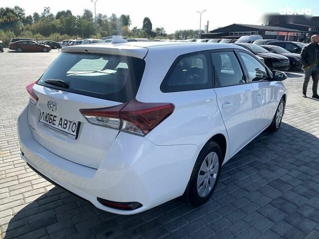 Тойота Ауріс, об'ємом двигуна 1.4 л та пробігом 196 тис. км за 11800 $, фото 5 на Automoto.ua