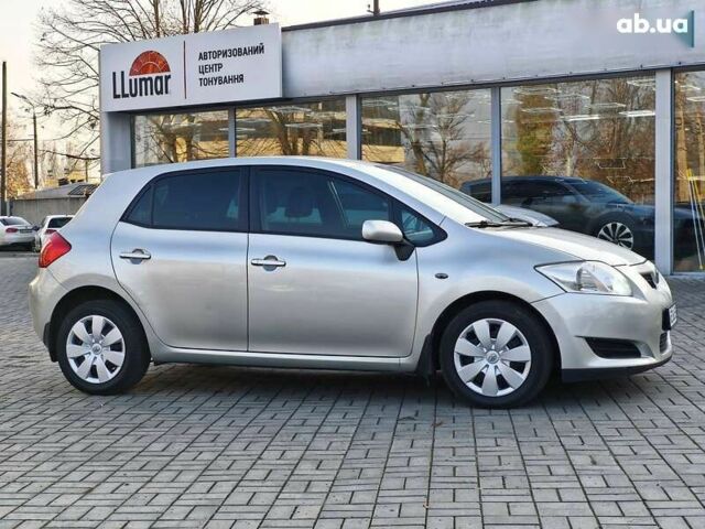 Тойота Аурис, объемом двигателя 0 л и пробегом 226 тыс. км за 6850 $, фото 4 на Automoto.ua