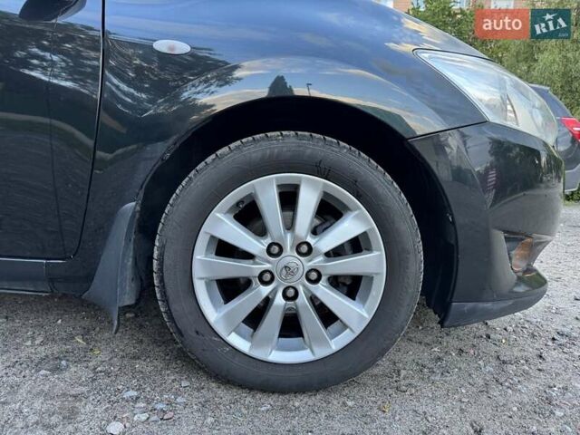 Тойота Аурис, объемом двигателя 0 л и пробегом 160 тыс. км за 6500 $, фото 7 на Automoto.ua