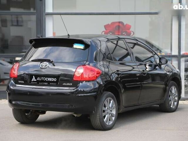 Тойота Аурис, объемом двигателя 1.6 л и пробегом 201 тыс. км за 7300 $, фото 1 на Automoto.ua
