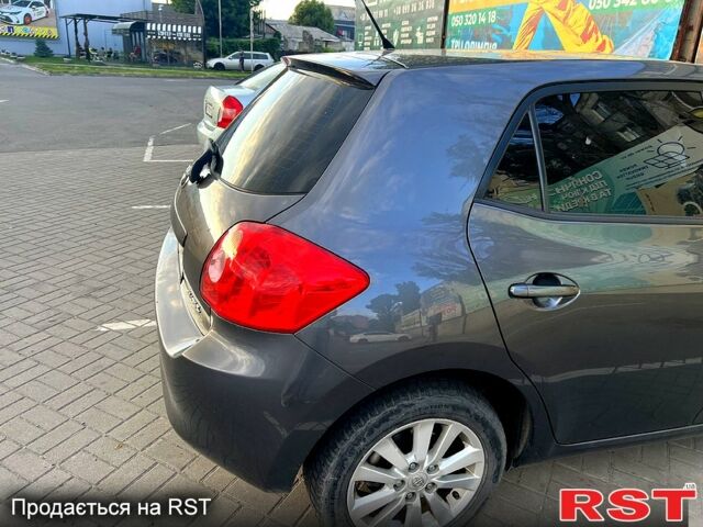Тойота Аурис, объемом двигателя 1.6 л и пробегом 166 тыс. км за 6900 $, фото 3 на Automoto.ua