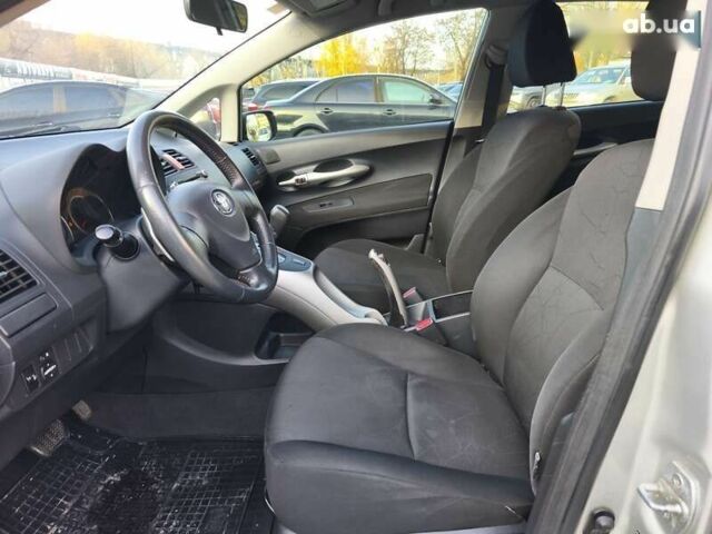 Тойота Аурис, объемом двигателя 0 л и пробегом 226 тыс. км за 6850 $, фото 8 на Automoto.ua