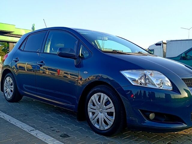 Тойота Аурис, объемом двигателя 1.4 л и пробегом 249 тыс. км за 6500 $, фото 1 на Automoto.ua