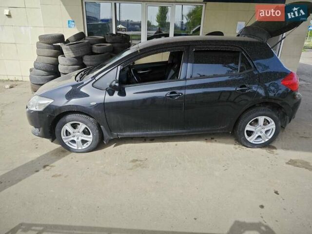 Тойота Аурис, объемом двигателя 1.6 л и пробегом 205 тыс. км за 6800 $, фото 2 на Automoto.ua