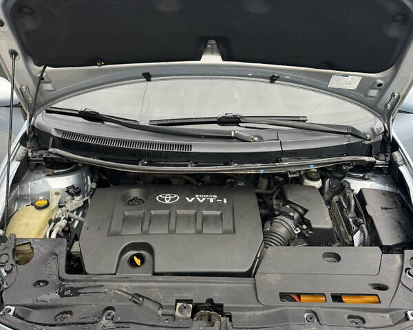 Тойота Аурис, объемом двигателя 1.6 л и пробегом 147 тыс. км за 5999 $, фото 19 на Automoto.ua