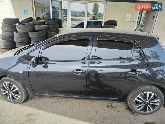 Тойота Аурис, объемом двигателя 1.6 л и пробегом 205 тыс. км за 6800 $, фото 1 на Automoto.ua