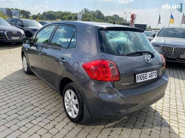 Тойота Аурис, объемом двигателя 1.6 л и пробегом 268 тыс. км за 5800 $, фото 2 на Automoto.ua