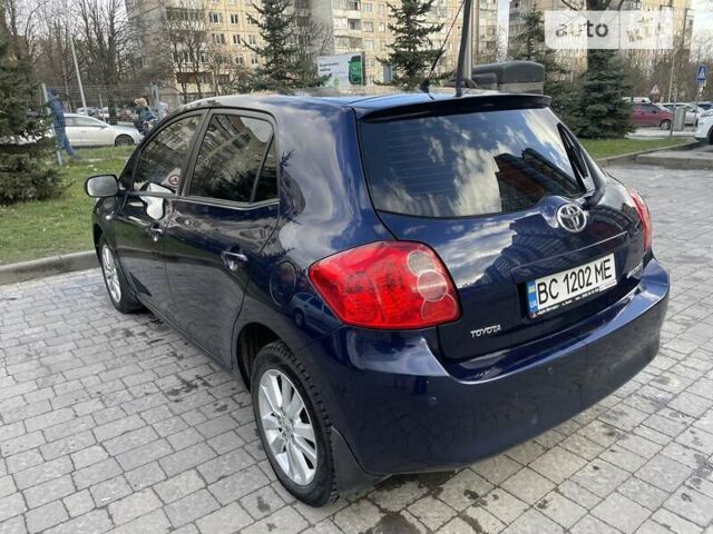 Тойота Аурис, объемом двигателя 1.6 л и пробегом 95 тыс. км за 6900 $, фото 4 на Automoto.ua