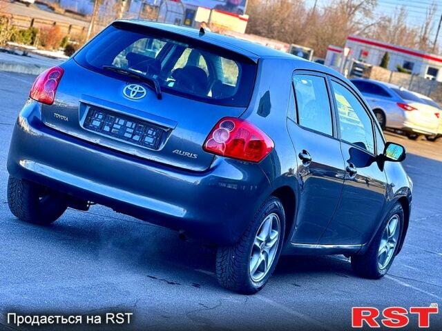 Тойота Аурис, объемом двигателя 16 л и пробегом 157 тыс. км за 5900 $, фото 4 на Automoto.ua