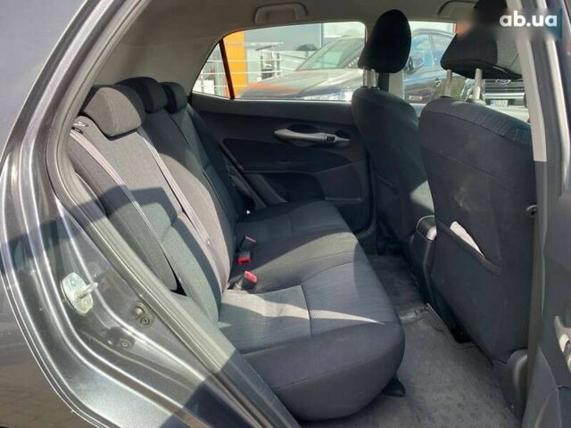 Тойота Аурис, объемом двигателя 1.6 л и пробегом 268 тыс. км за 5800 $, фото 14 на Automoto.ua
