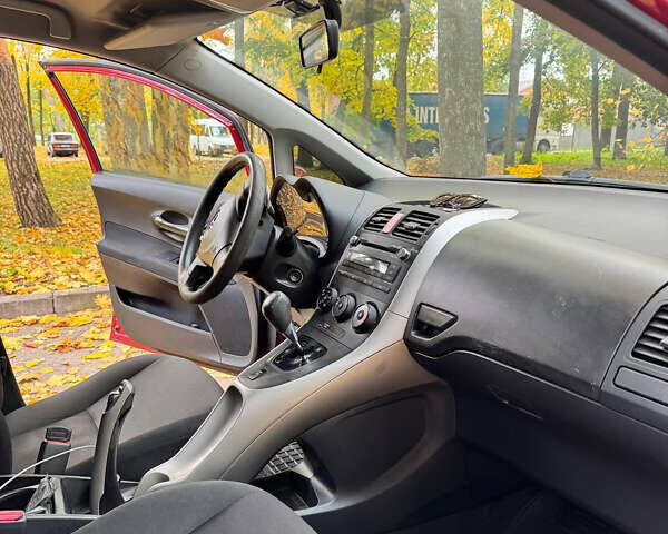 Тойота Аурис, объемом двигателя 1.6 л и пробегом 230 тыс. км за 5399 $, фото 18 на Automoto.ua