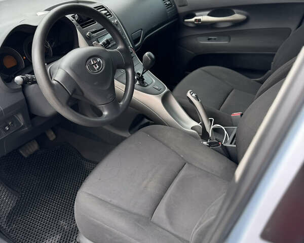 Тойота Аурис, объемом двигателя 1.6 л и пробегом 147 тыс. км за 5999 $, фото 18 на Automoto.ua