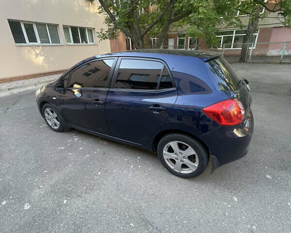 Тойота Аурис, объемом двигателя 1.4 л и пробегом 175 тыс. км за 6500 $, фото 2 на Automoto.ua