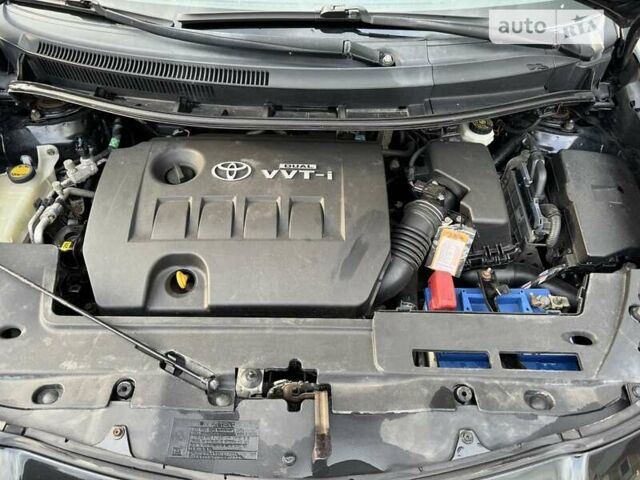 Тойота Аурис, объемом двигателя 1.6 л и пробегом 199 тыс. км за 7300 $, фото 24 на Automoto.ua