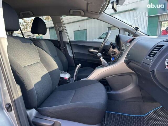 Тойота Аурис, объемом двигателя 2 л и пробегом 251 тыс. км за 6390 $, фото 25 на Automoto.ua