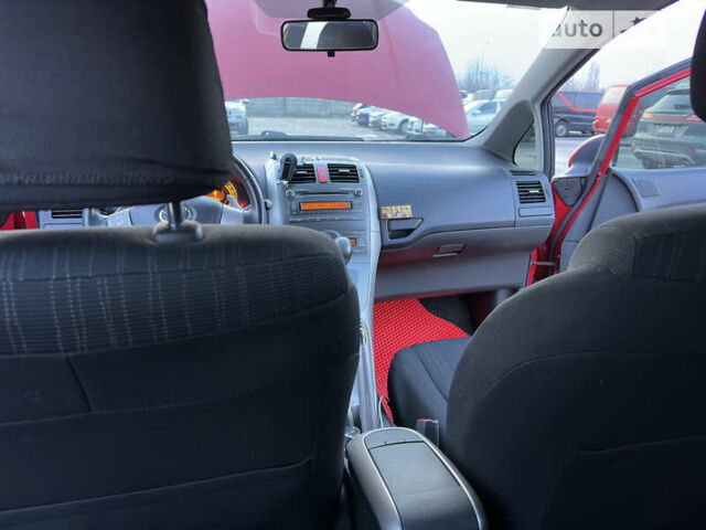 Тойота Аурис, объемом двигателя 1.6 л и пробегом 180 тыс. км за 6000 $, фото 26 на Automoto.ua