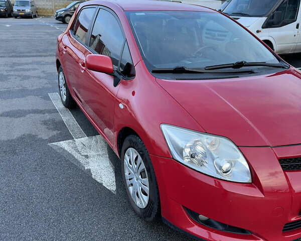 Тойота Аурис, объемом двигателя 1.6 л и пробегом 180 тыс. км за 6000 $, фото 5 на Automoto.ua