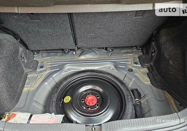 Тойота Аурис, объемом двигателя 1.3 л и пробегом 127 тыс. км за 6400 $, фото 20 на Automoto.ua
