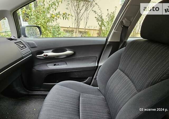 Тойота Аурис, объемом двигателя 1.3 л и пробегом 127 тыс. км за 6400 $, фото 14 на Automoto.ua