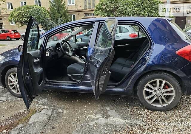 Тойота Аурис, объемом двигателя 1.3 л и пробегом 127 тыс. км за 6400 $, фото 3 на Automoto.ua