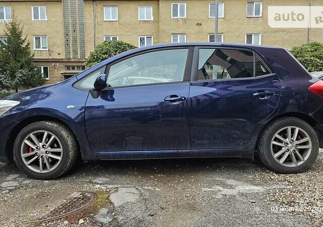 Тойота Аурис, объемом двигателя 1.3 л и пробегом 127 тыс. км за 6400 $, фото 2 на Automoto.ua
