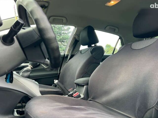 Тойота Ауріс, об'ємом двигуна 1.4 л та пробігом 247 тис. км за 7600 $, фото 7 на Automoto.ua