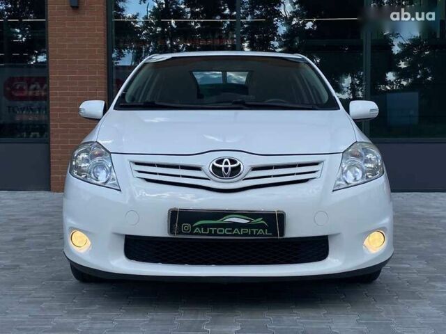 Тойота Ауріс, об'ємом двигуна 1.4 л та пробігом 265 тис. км за 7990 $, фото 4 на Automoto.ua