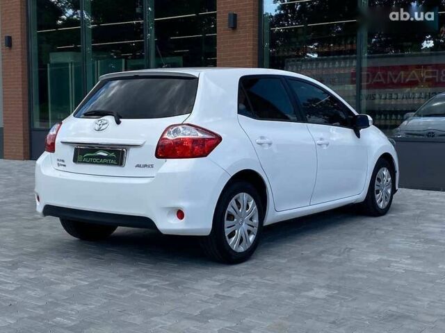 Тойота Ауріс, об'ємом двигуна 1.4 л та пробігом 265 тис. км за 7990 $, фото 10 на Automoto.ua