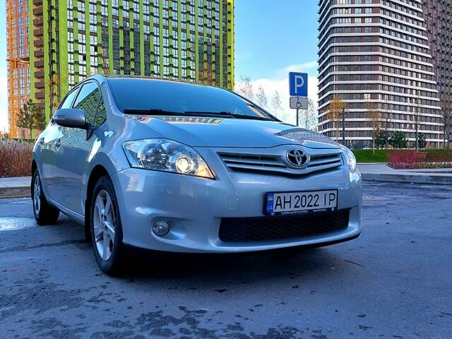 Тойота Ауріс, об'ємом двигуна 1.6 л та пробігом 150 тис. км за 10800 $, фото 1 на Automoto.ua