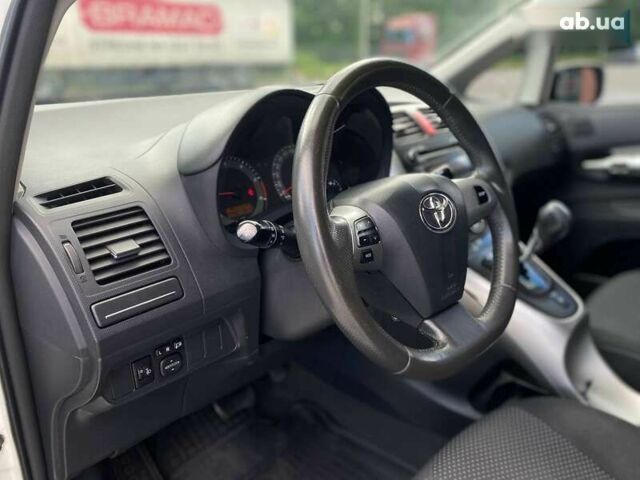 Тойота Ауріс, об'ємом двигуна 1.4 л та пробігом 265 тис. км за 7990 $, фото 14 на Automoto.ua