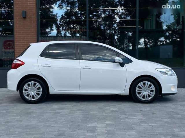 Тойота Ауріс, об'ємом двигуна 1.4 л та пробігом 265 тис. км за 7990 $, фото 8 на Automoto.ua