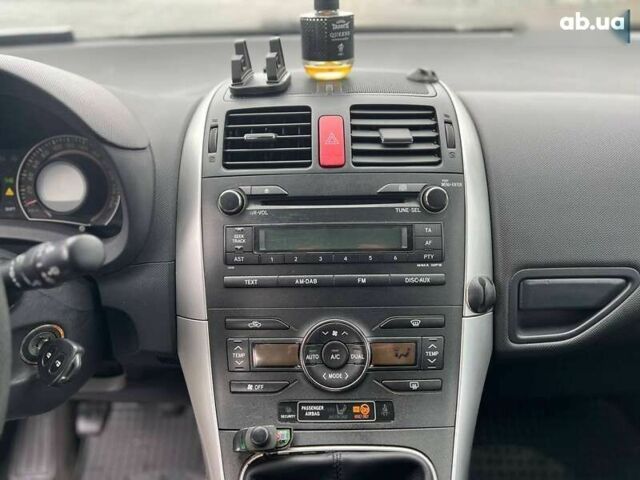 Тойота Аурис, объемом двигателя 1.4 л и пробегом 243 тыс. км за 6700 $, фото 15 на Automoto.ua
