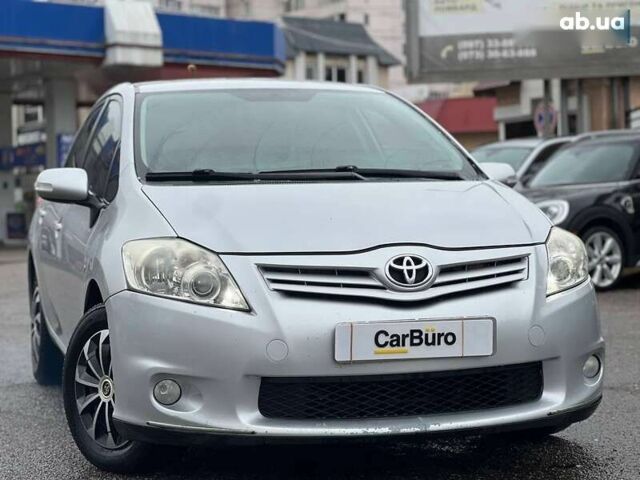 Тойота Аурис, объемом двигателя 1.4 л и пробегом 243 тыс. км за 6700 $, фото 1 на Automoto.ua