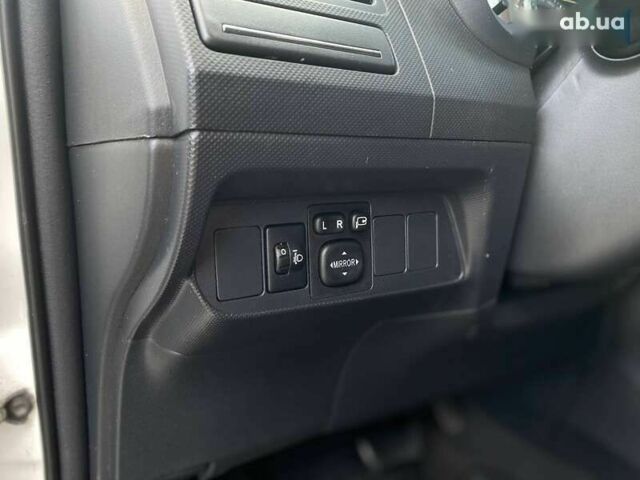 Тойота Ауріс, об'ємом двигуна 1.4 л та пробігом 265 тис. км за 7990 $, фото 21 на Automoto.ua