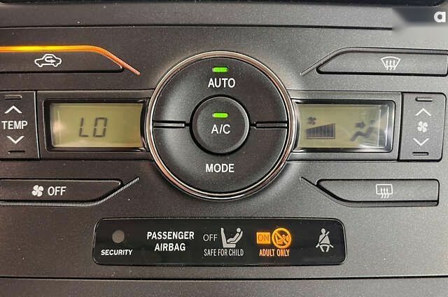 Тойота Аурис, объемом двигателя 0 л и пробегом 157 тыс. км за 11450 $, фото 16 на Automoto.ua