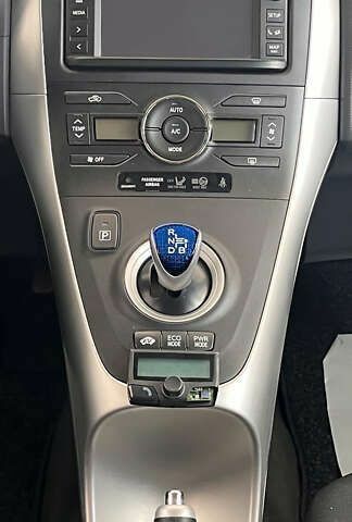 Тойота Аурис, объемом двигателя 0 л и пробегом 157 тыс. км за 11450 $, фото 14 на Automoto.ua