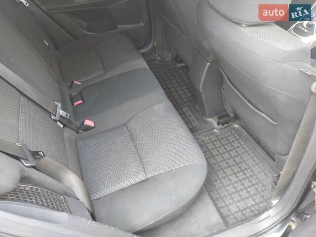 Тойота Аурис, объемом двигателя 1.8 л и пробегом 151 тыс. км за 11700 $, фото 6 на Automoto.ua