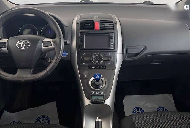 Тойота Аурис, объемом двигателя 0 л и пробегом 157 тыс. км за 11450 $, фото 11 на Automoto.ua