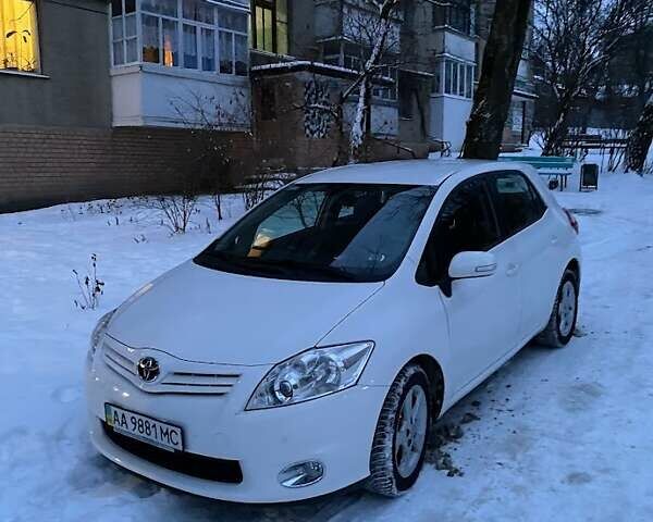 Тойота Ауріс, об'ємом двигуна 1.6 л та пробігом 61 тис. км за 12500 $, фото 9 на Automoto.ua