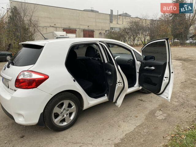Тойота Ауріс, об'ємом двигуна 1.8 л та пробігом 197 тис. км за 8800 $, фото 6 на Automoto.ua
