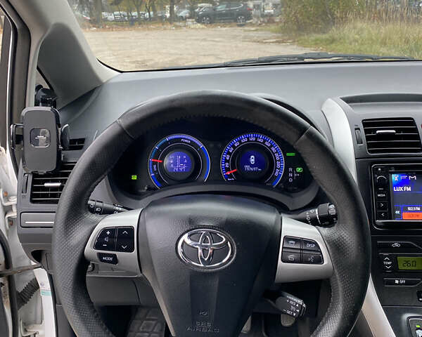 Тойота Ауріс, об'ємом двигуна 1.8 л та пробігом 197 тис. км за 8800 $, фото 19 на Automoto.ua